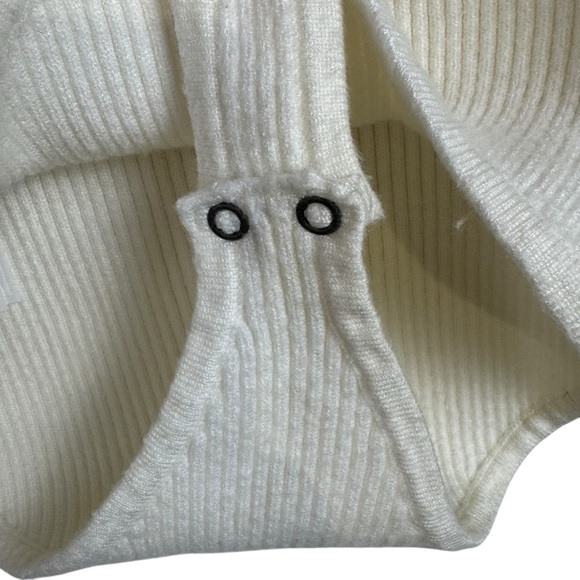 Abercrombie&Fitch LuxeLoft Wrap Sweater Bodysuit Size Small Cream Knit - Picture 4 of 6